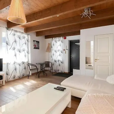 Cozy 3 Story House In Old Town Korter