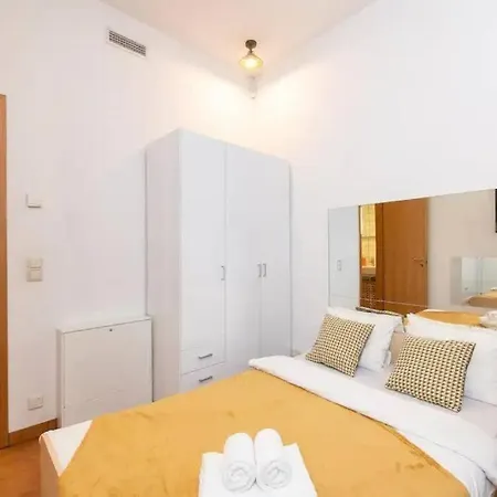Cozy 3 Story House In Old Town Korter