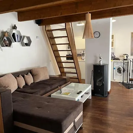 Cozy 3 Story House In Old Town 公寓