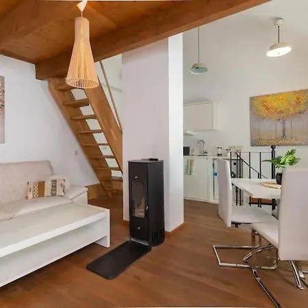 Apartman Cozy 3 Story House In Old Town *
